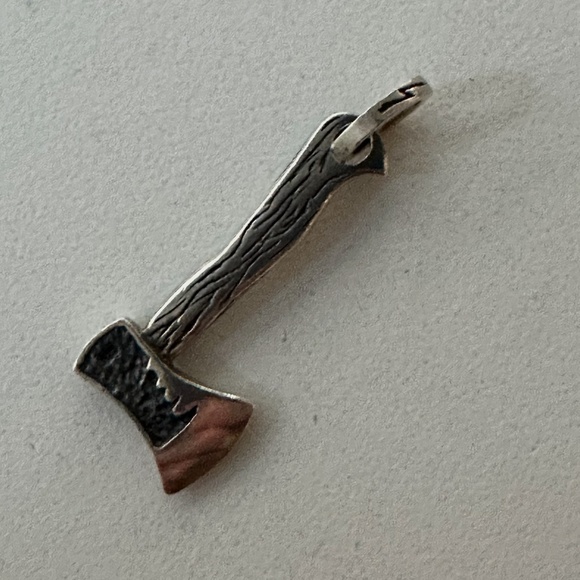 STERLING SILVER - Hatchet pendant - Picture 1 of 2